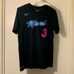 Nike Men’s Medium Miami Wade Shirt
